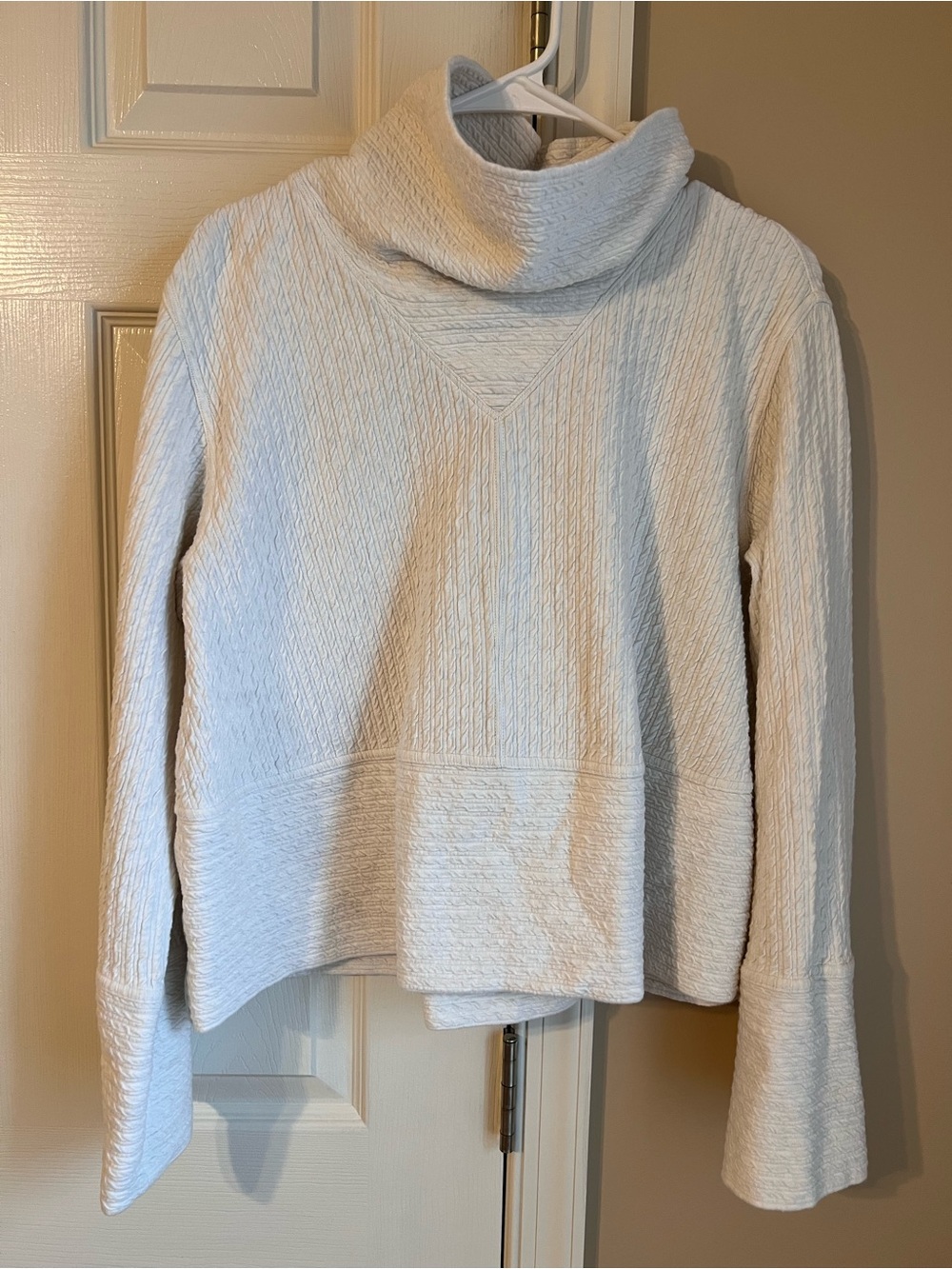 Lululemon Textured Bell Sleeve Swing Pullover Off White Size M/L